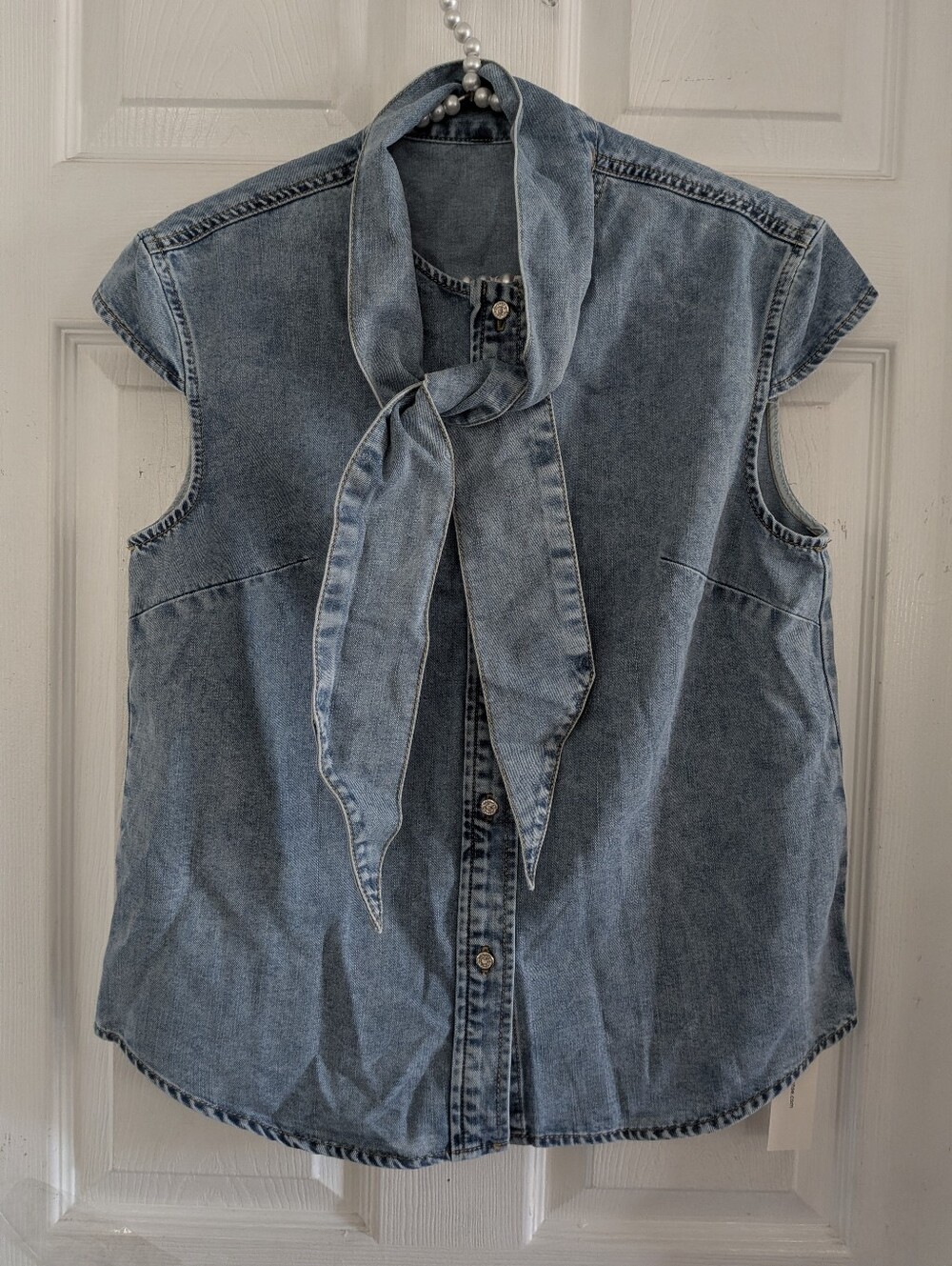 Commense Tie Neck Sleeveless Denim Shirt - Picture 7 of 11